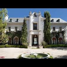 There are numerous web pages . Inside Michael Jackson S Mansion