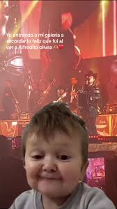 Yo Viendo A Alfredito Olivas