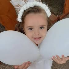 Bolo de laranja🍊 com vulcão de uma calda maravilhosa de laranja totalmente  natural. A pedido de uma mãe cuidadosa, feito com os ingredientes  escolhidos por ela mesmo para a segurança do seu