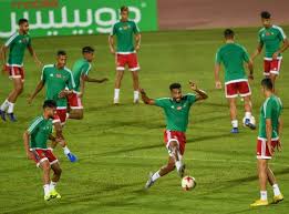 يراهن الحسين عموتة مدرب المنتخب المغربي المحلي وخلال معسكر المنتخب المحلي بالمعمورة، من المنتظر أن يبرمج ربان المحليين تداريب صباحية ومسائية، في انتظار حسم ذلك خلال لقاء سيجمعه برئيس جامعة الكرة للتأشير النهائي على برنامج المنتخب المغربي. Ø§Ù„Ù…Ù†ØªØ®Ø¨ Ø§Ù„Ù…ØºØ±Ø¨ÙŠ Ø§Ù„Ù…Ø­Ù„ÙŠ ÙƒÙˆÙˆØ±Ø© Ø¨Ø±ÙŠØ³ Koorapress