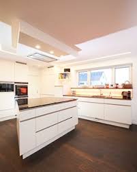 Fliesen in der küche sind nach wie vor das non plus ultra. 75 Kuchen Mit Dunklem Holzboden Ideen Bilder Januar 2021 Houzz De