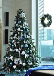 The firewood place is a sweet spot for christmas decoration. 35 Frosty Blue And White Christmas Decor Ideas Digsdigs