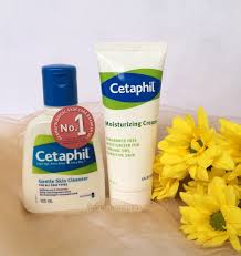 Penggunaan masker seperti sheet mask memang bisa melembabkan tapi itu tidak cukup. Anitamayaa Review Cetaphil Gentle Skin Cleanser Dan Moisturizing Cream
