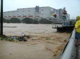 Lake via the napindan channel the navigation lock of the nhcs allows water traffic between pasig river and laguna de bay through the napindan channel. Flood Caused By Ondoy Youtube