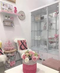 Berikut ini merupakan beberapa contoh warna cat rumah minimalis yang ditampilkan secara tampak depan. 14 Inspirasi Desain Rumah Kecil 2 Lantai Dengan Kombinasi Warna Pink 1000 Inspirasi Desain Arsitektur Teknologi Konst Desain Rumah Desain Desain Rumah Kecil