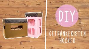 Mache eine bewegung, als würdest du dich auf einen stuhl hinter dich setzten wollen. Diy Mobel Party Hocker Aus Getrankekasten Selber Bauen