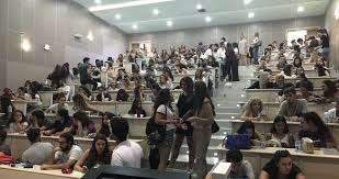 Corona virüsü önemleri kapsamında ilköğretim ve liselerde okulların tatil olmasının ardından üniversiteler de de online eğitim sistemine geçildi. Son Durum Universiteler Acilacak Mi 2020 Universiteler Ne Zaman Acilacak Hangi Universitelerde Uzaktan Egitim Var Egitim Haberleri
