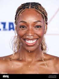 Elle lorraine hi-res stock photography and images