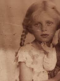 Tribute to grandparents who escaped Germany WWII