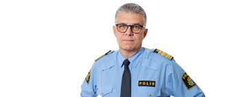 Records may include photos, original documents, family history, relatives, specific dates, locations and full names. Rikspolischefen Systemen Maste Hanga Ihop