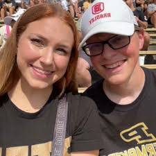 Peyton Metcalf's Instagram, Twitter & Facebook