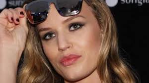 La Fille De Mick Jagger Ne S Ennuie Plus A Poce Sur Cisse