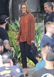 Mandy moore has no regrets about adoption in emotional this is us season two teaser. Mandy Moore Is Spotted Getting Into Character With A Short Haircut And Glasses As The Older Rebecca Daily Mail Online