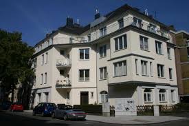 The flat is on the top floor of a 3 floor apartment building. 3 Zimmer Wohnung Zu Vermieten Wrangelstr 7 51065 Koln Mulheim Mapio Net