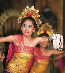 Yuk simak penjelasan tari pendet dari bali, mulai dari sejarah, fungsi, makna, gerakan, busana, musik. Tari Pendet Berasal Dari Kota Adat Budaya Indonesia