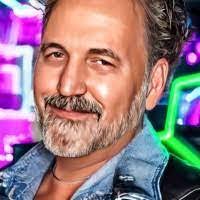 Kenny Bragg's Instagram, Twitter & Facebook