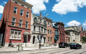 The university of cincinnati is made up of a large and diverse community where thousands of students, faculty and staff from all across the globe come together to learn and live. Send Cincinnati Send Network