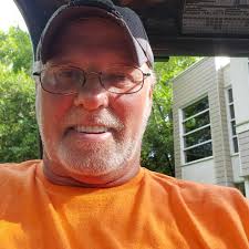 Is this hole in the middle of the plate supposed to be there?