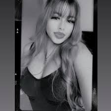 Where can I get long acrylic nails done in Hurricane Utah?