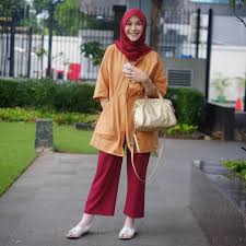 Hijab ini cocok untuk anda yang memiliki segudang aktivitas padat. 25 Trend Terbaru Model Baju Zaskia Mecca Maria Space