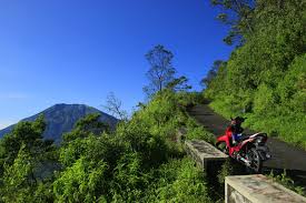 Memandu kereta manual naik bukit. Www Ardiyanta Com