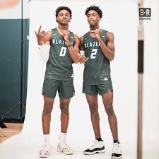 Bleacher Report On Twitter Lebron James Jr Love And Basketball Cute Black Guys