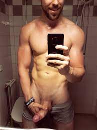 Nude Selfie Man - 43 photos