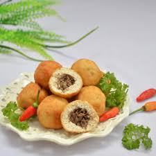 Martabak isi tahu dan daging cincang yang sangat mudah dibuat dan sedap sebagai camilan. Bola Bola Tahu Isi Kornet Indofood Solution