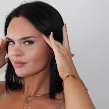 Gracie Sumner's Instagram, Twitter & Facebook