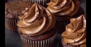 Cupcakes Au Chocolat Avec Le Meilleur Glacage Du Monde Cupcake Chocolat Glacage Chocolat Facile Recette Glacage Chocolat