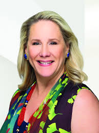 Elizabeth Worrall's Instagram, Twitter & Facebook