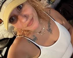 Amanda Irizarry's Instagram, Twitter & Facebook