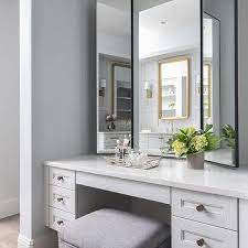 Hollywood 1x led vanity makeup mirror with bulb lights in white. Floating Makeup Vanity Design Ideas
