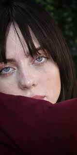 Keira Hooper's Instagram, Twitter & Facebook