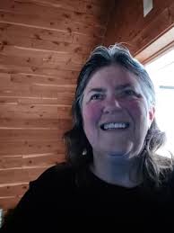 Hello, my name is Darius. I'm from Indiana. I'm really laid back, and I  love to laugh and joke, but most of the time, I'm pretty chill. I enjoy  reading, learning, and