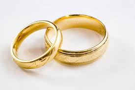 Mata cincin tersebut bisa berasal dari berlian atau material lainnya. Harga Cincin Emas Termurah Terbaru 2019