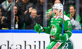 Klubben bildades under 1921 och enligt sägen skedde de ute på dammarna i byn. Trevor Mingoia Stays In Rogle For The Rest Of The Season