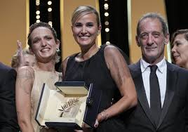 Julia ducournau est une réalisatrice et scénariste française née le à paris. Cmilggzy E6w1m