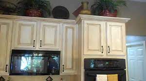 While crackle painting may appear messy to the eye, it can actually give a perfect portrayal of aging over an extended period of time. Crackle Finish On Kitchen Cabinets Also China Crackle New Backsplash New Granite Youtube