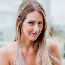 Annie Titus's Instagram, Twitter & Facebook