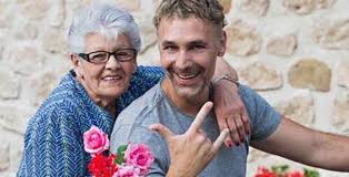 Raoul bova e rocio munoz morales: Raoul Bova E Morta La Mamma L Addio E Commovente Foto E Video Oggi