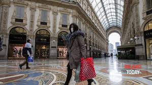 Non si potrà più uscire dalla propria regione anche nelle aree a rischio moderato Lombardia In Zona Arancione Rinforzata Da Oggi I Nuovi Divieti In Tutta La Regione