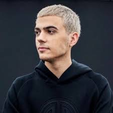 Alex Magallon's Instagram, Twitter & Facebook