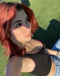 Victoria Caraway's Instagram, Twitter & Facebook