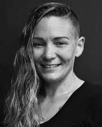 Christina Dinsmore's Instagram, Twitter & Facebook