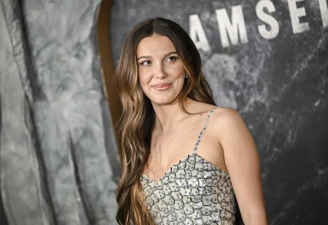Millie Bobby Brown reveals real name to Chris Pratt - Los Angeles Times