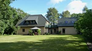Jede unserer 3 unterkünfte bietet platz für bis. Haus Am Wald 2 Zimmer Ferienwohnung Fezi Kombi Zingst Fischland Darss Zingst Ostsee Reisen De