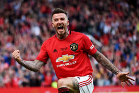 Pionir of fake celeb account. David Beckham Seine Ikonischen Adidas Fussballschuhe Bekommen Ein Freaky Update Gq Germany