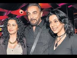 But daughter pooja made her presence felt with her absence. Kabir Bedi Lashes Out At Daughter Pooja Bedi Youtube