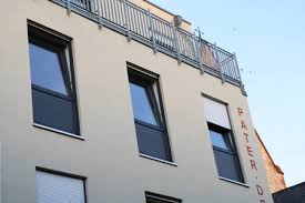 Wir suchen ein haus oder eine wohnung mit mindestens 4 zimmern und garten zur miete in dieburg. Pater Delp Haus Dieburg Schreinerei Fath